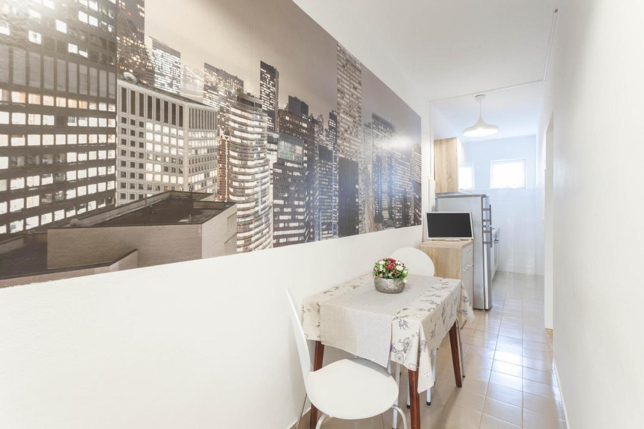 Apartments Maras Makarska Room photo