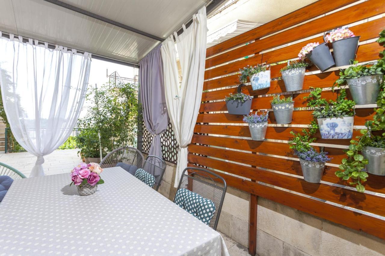 Apartments Maras Makarska Room photo