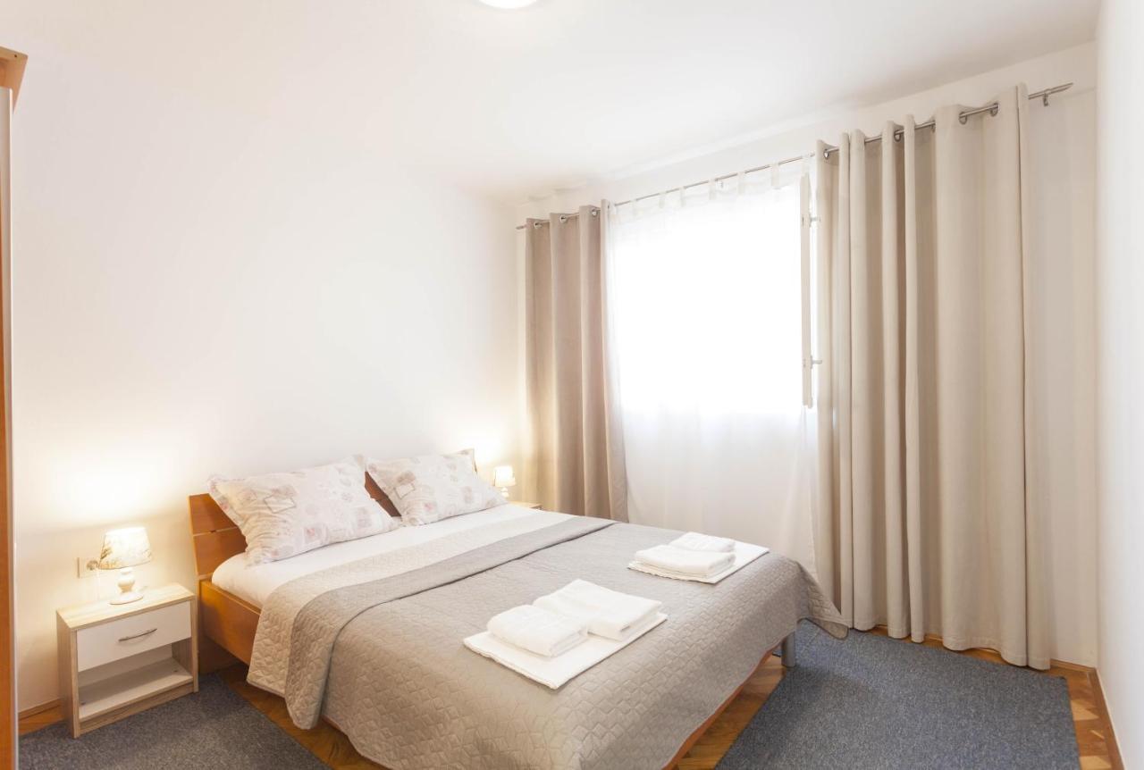 Apartments Maras Makarska Room photo