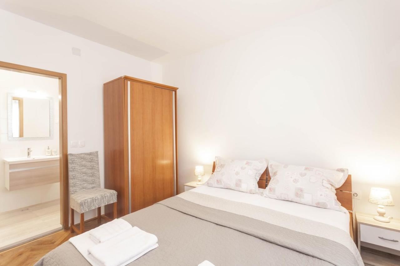 Apartments Maras Makarska Room photo